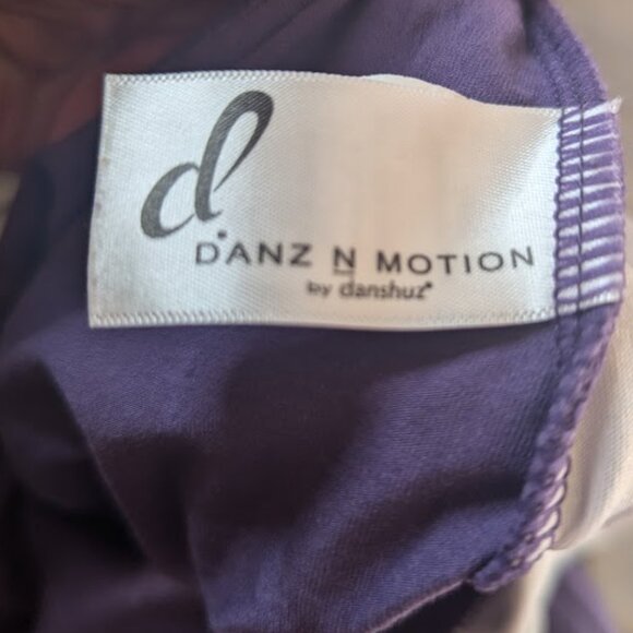 Danznmotion * Mock Neck Leotard * Child 8-10 - Picture 4 of 6